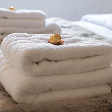 Most Central Luxury Apartment - Sleeps 4 & Free Parking! 체스터 외부 사진