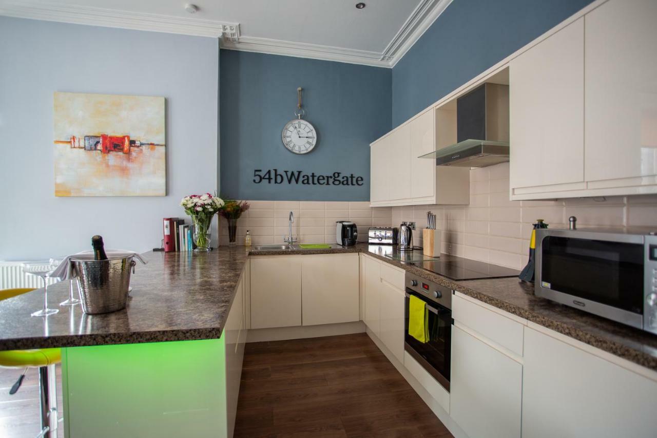 Most Central Luxury Apartment - Sleeps 4 & Free Parking! 체스터 외부 사진