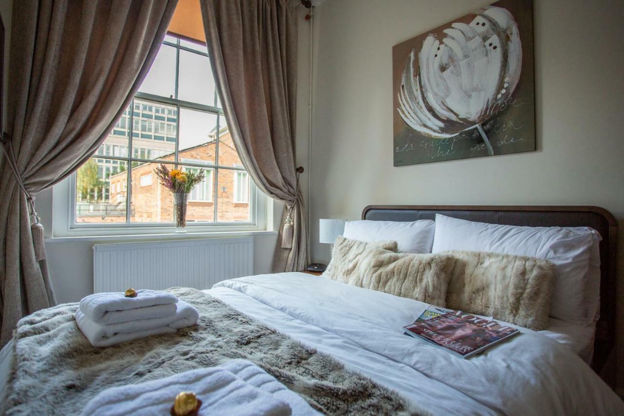 Most Central Luxury Apartment - Sleeps 4 & Free Parking! 체스터 외부 사진
